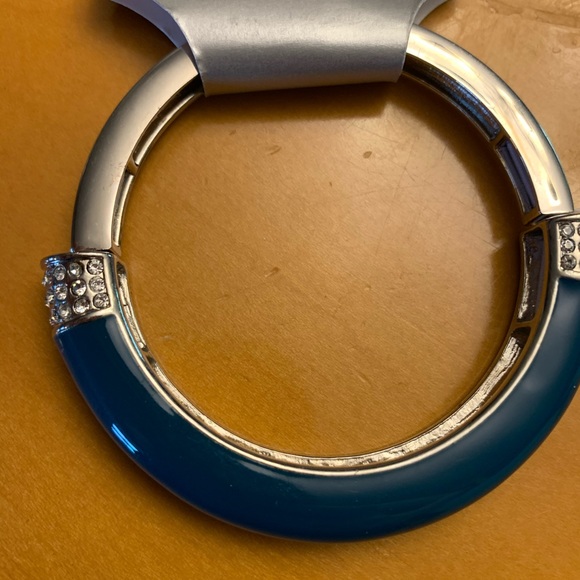 Lia Sophia teal n silver colored stretchy bangle - Picture 3 of 9